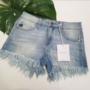 NWT KanCan Mid Rise Frayed Hem Denim Shorts Size Small